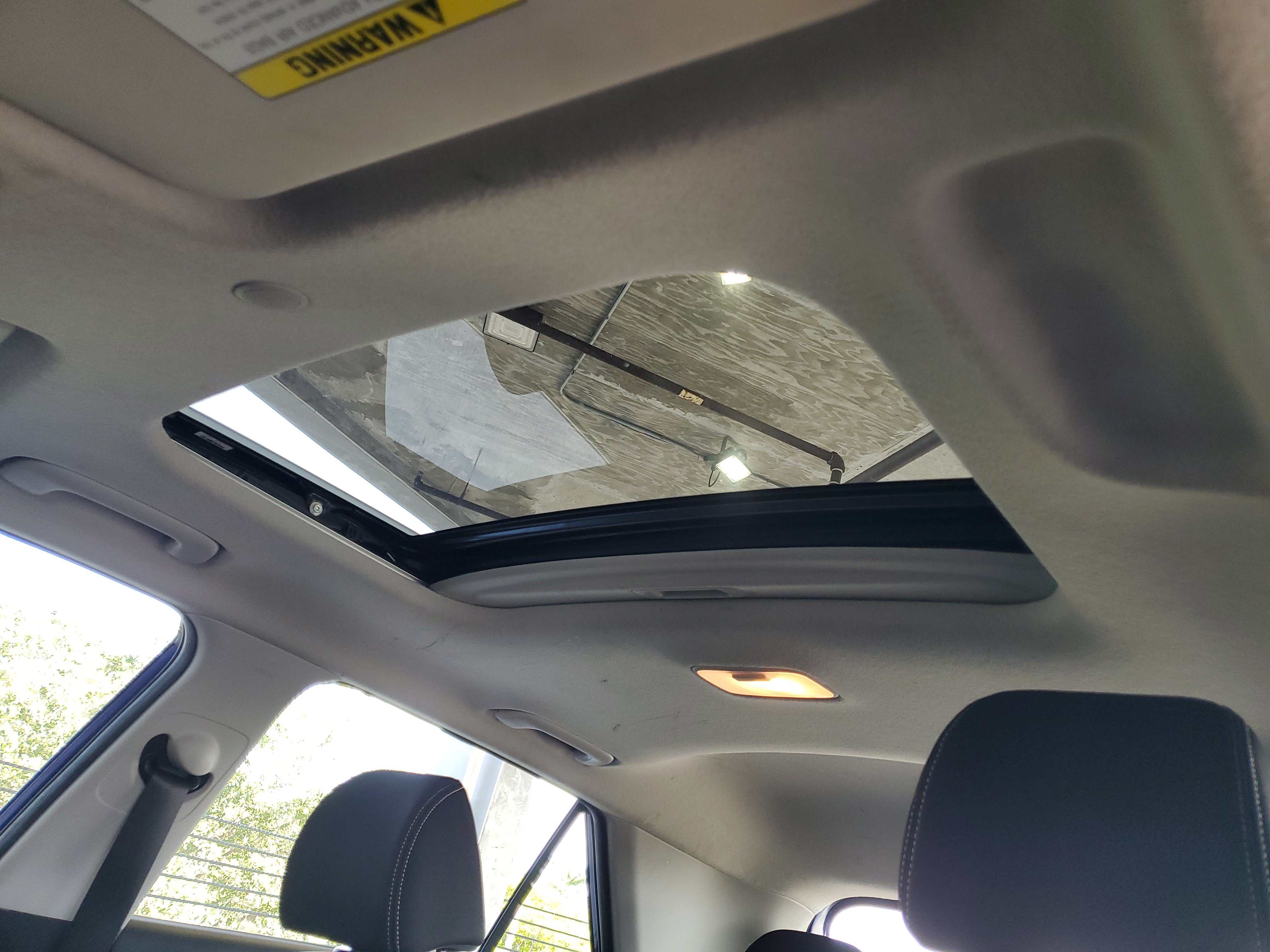 Used 2024 Hyundai Venue SEL FWD image 17