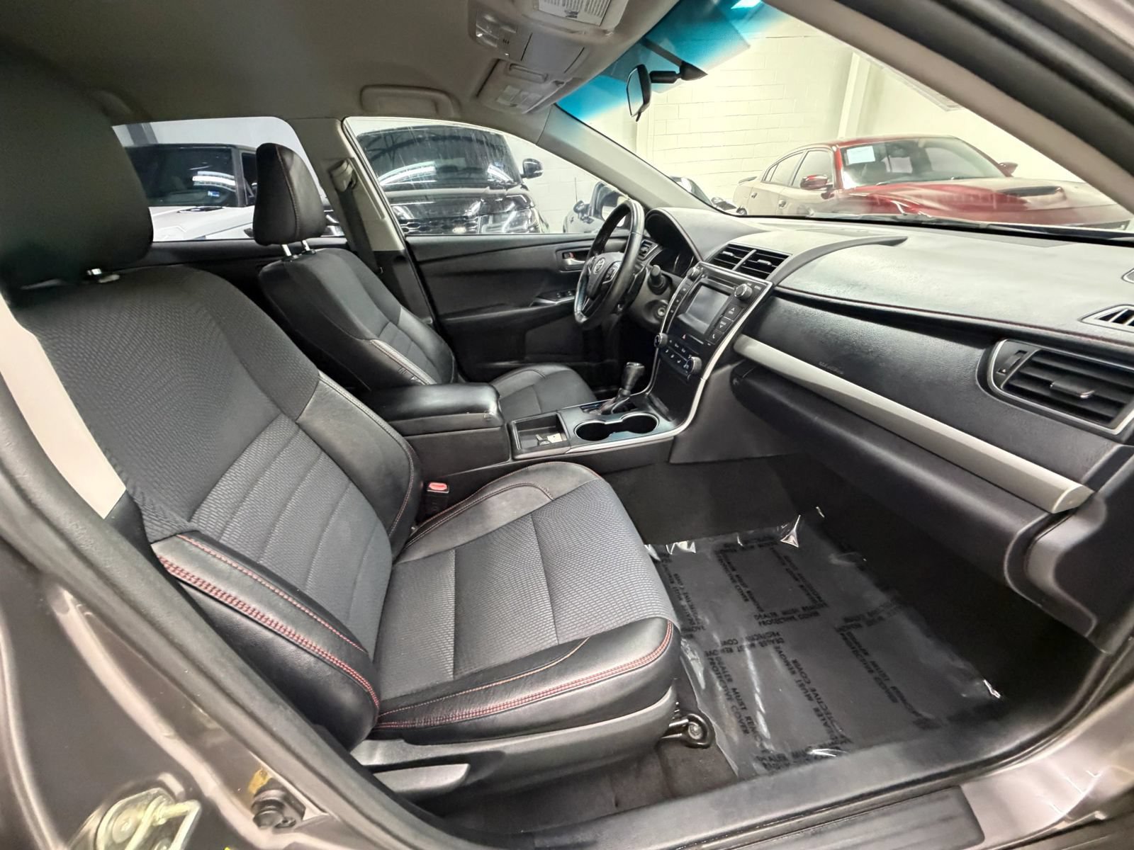 Used 2016 Toyota Camry SE FWD image 21