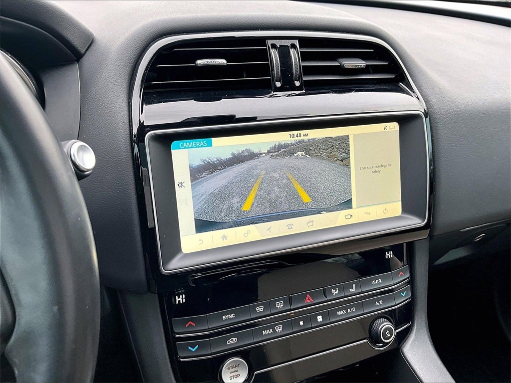 Used 2019 Jaguar F-PACE Premium image 18