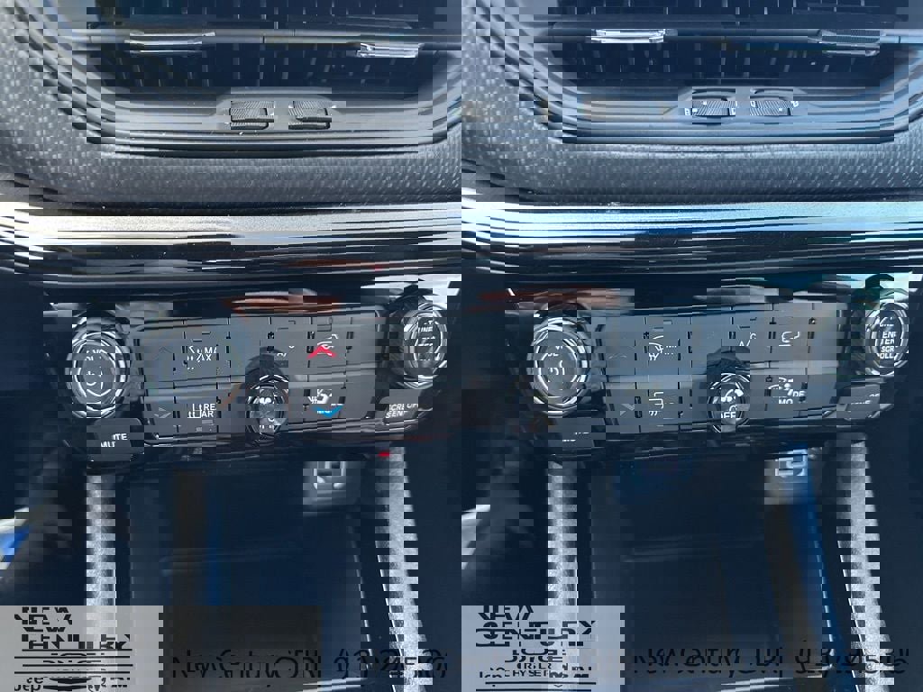 New 2026 Jeep Compass Latitude image 30