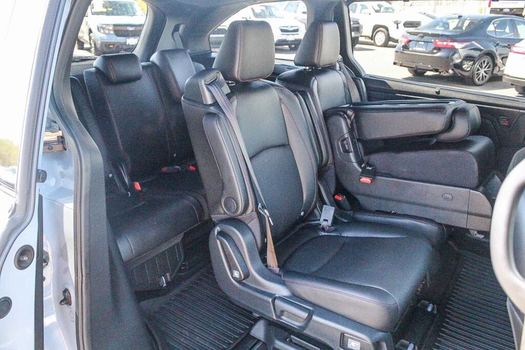 Used 2024 Honda Odyssey Sport image 9