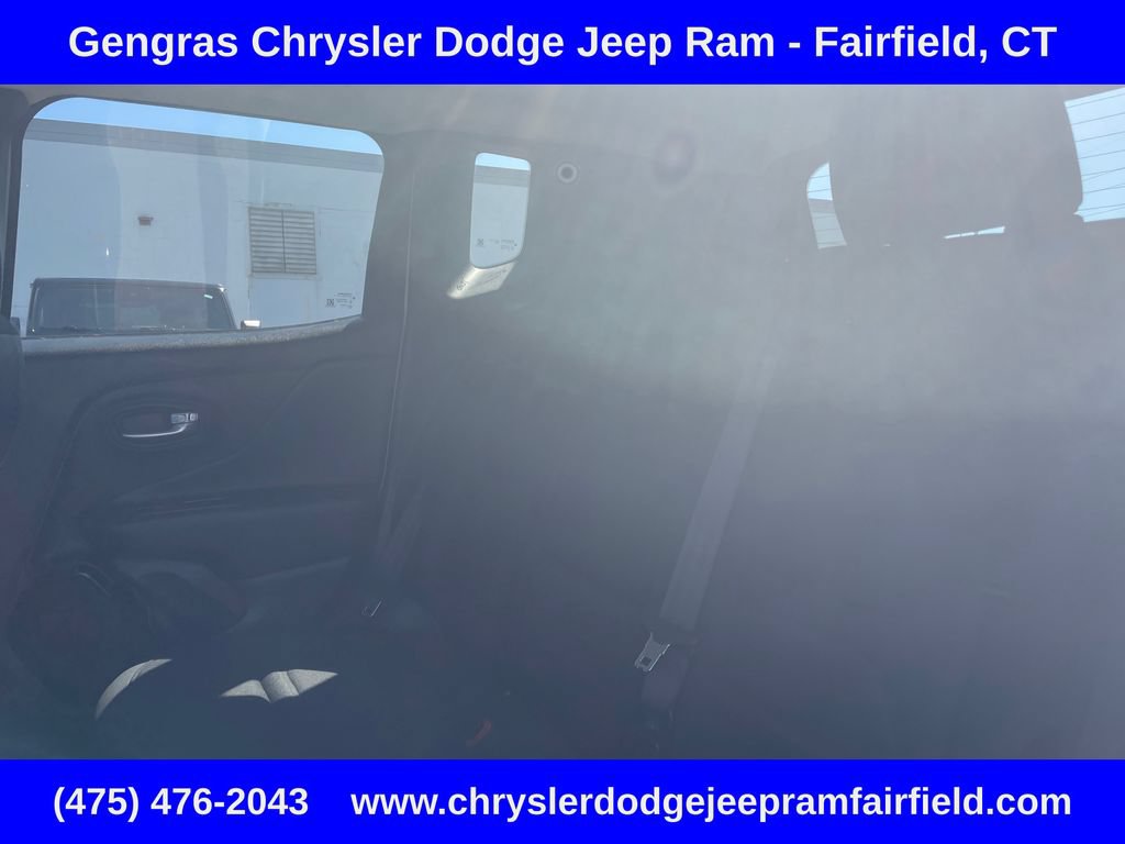 Used 2017 Jeep Renegade Altitude AWD/4WD image 34