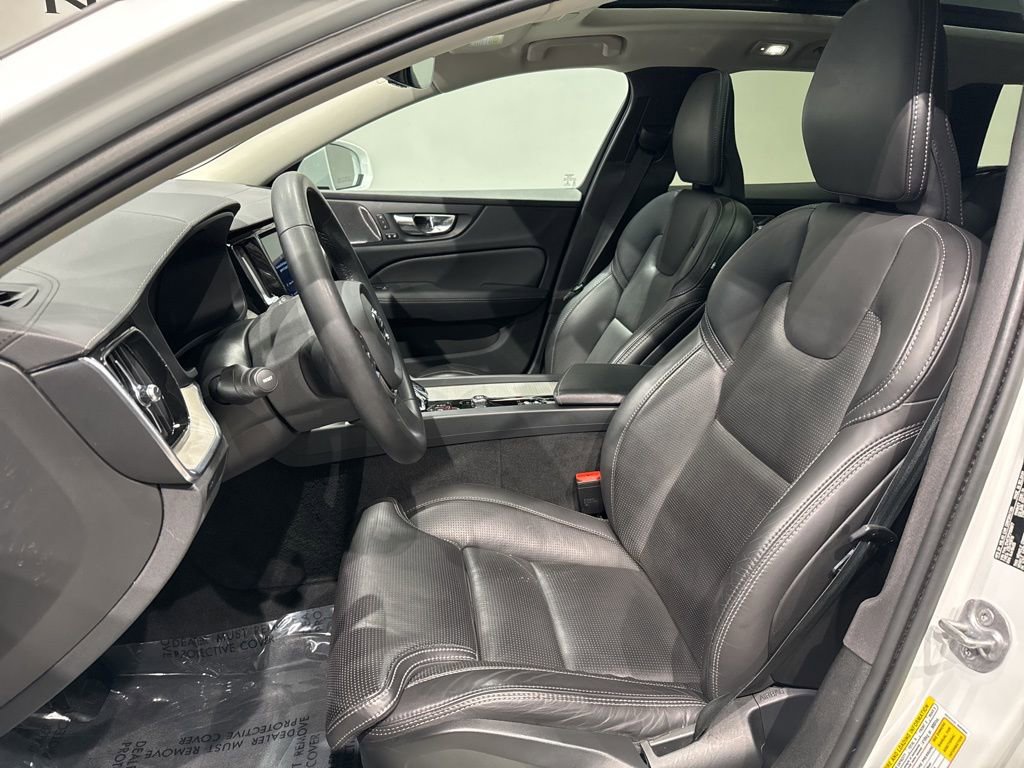 Used 2023 Volvo V60 B5 Cross Country Ultimate w/ Climate Package AWD/4WD image 12