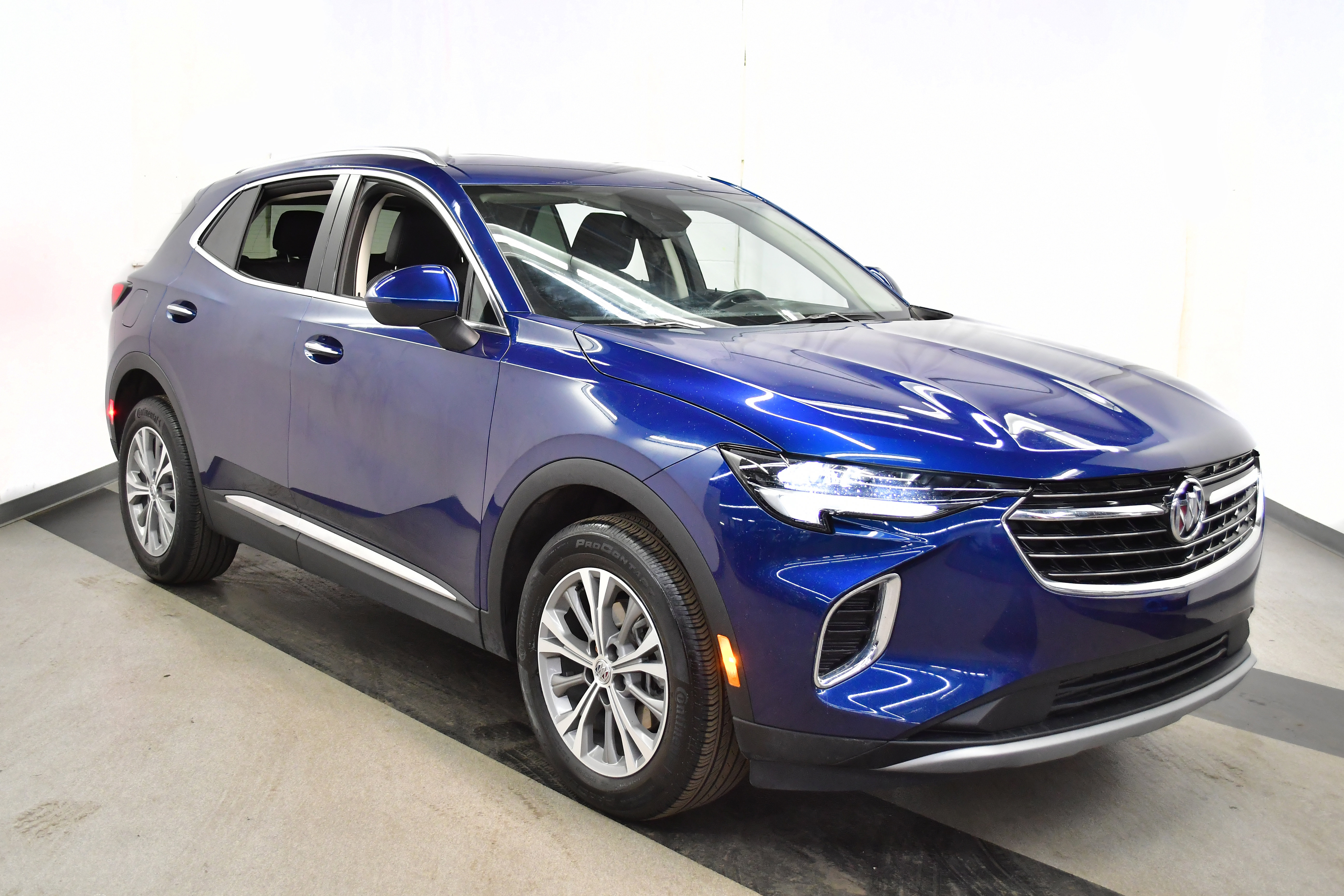 Used 2022 Buick Envision Preferred image 2