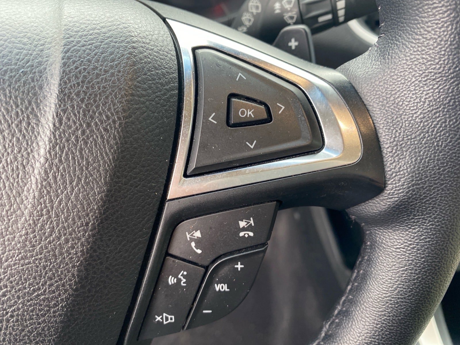 Used 2024 Ford Edge SEL w/ Convenience Package AWD/4WD image 17
