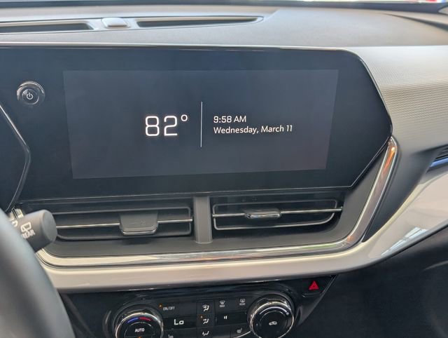 Certified 2025 Chevrolet Trax LT w/ Driver Confidence Package image 18