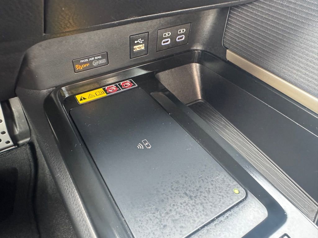 Used 2025 Toyota Camry SE image 24