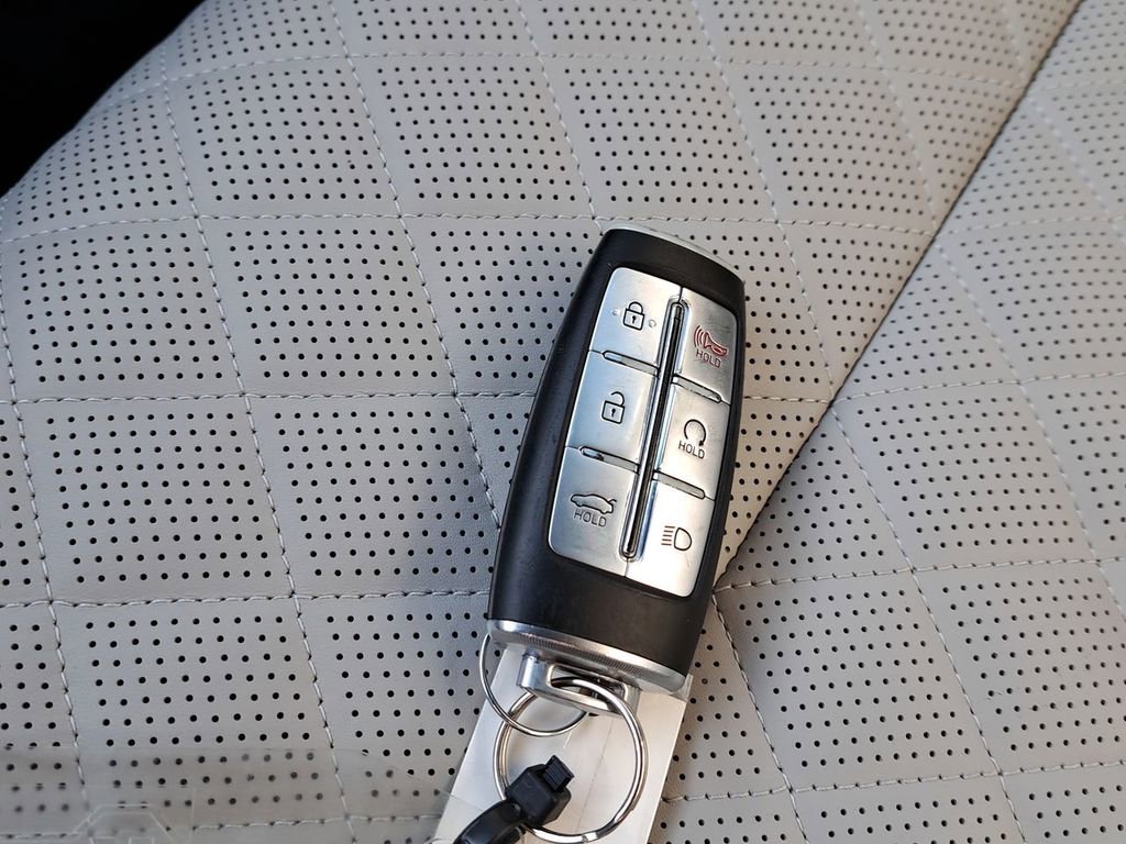 Used 2022 Genesis G70 3.3T image 31