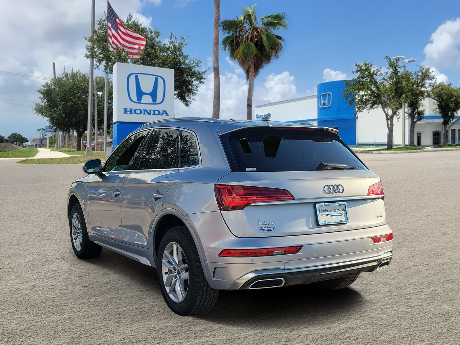 Used 2023 Audi Q5 2.0T Premium w/ Convenience Package AWD/4WD image 5
