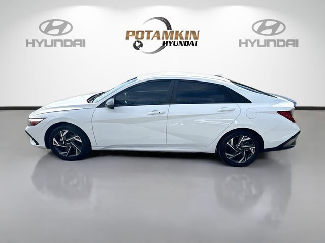 Certified 2025 Hyundai Elantra SEL FWD image 8