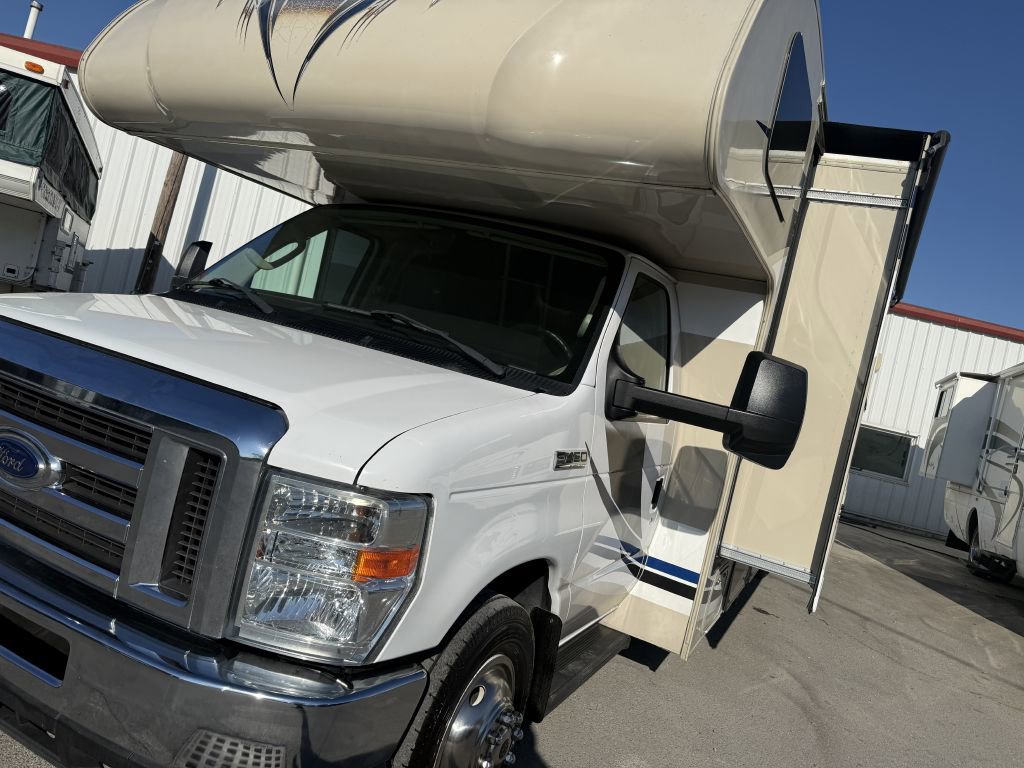 Used 2017 Ford E-450 and Econoline 450 Super Duty w/ Motorhome Prep Package RWD image 13