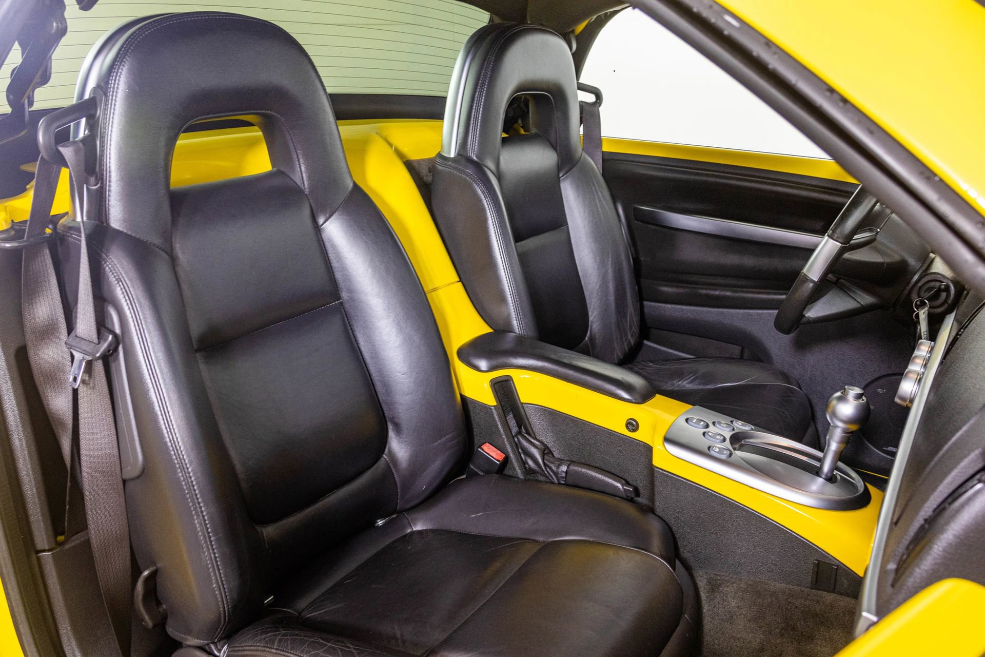 Used 2004 Chevrolet SSR w/ Preferred Equipment Group image 35