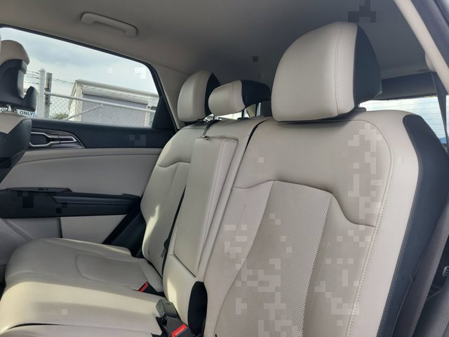 Used 2023 Kia Sportage EX FWD image 13