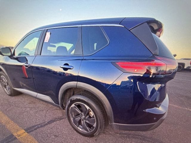 Certified 2025 Nissan Rogue SV FWD image 8