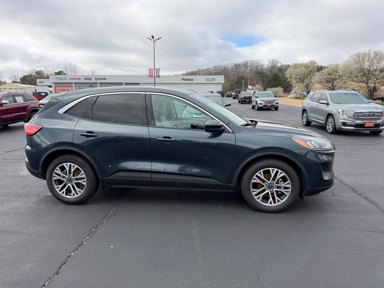 Used 2022 Ford Escape SEL w/ Technology Package image 2