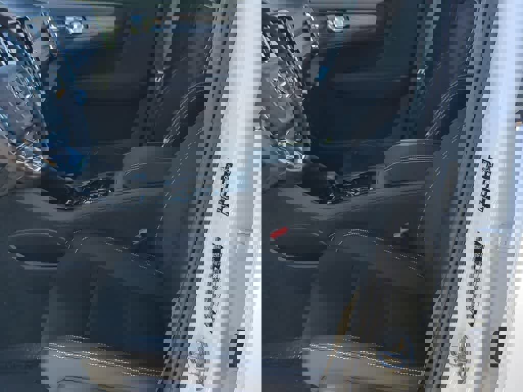 Used 2026 Volvo XC40 B5 Ultra w/ Climate Package image 15