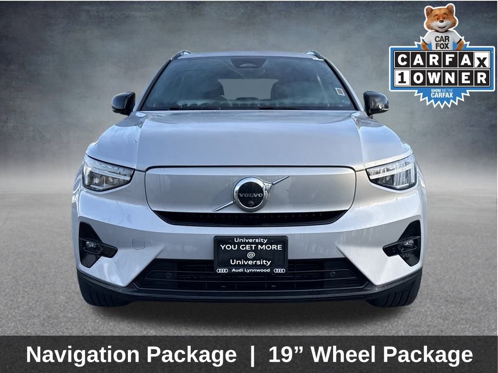 Used 2023 Volvo XC40 Recharge Plus image 2
