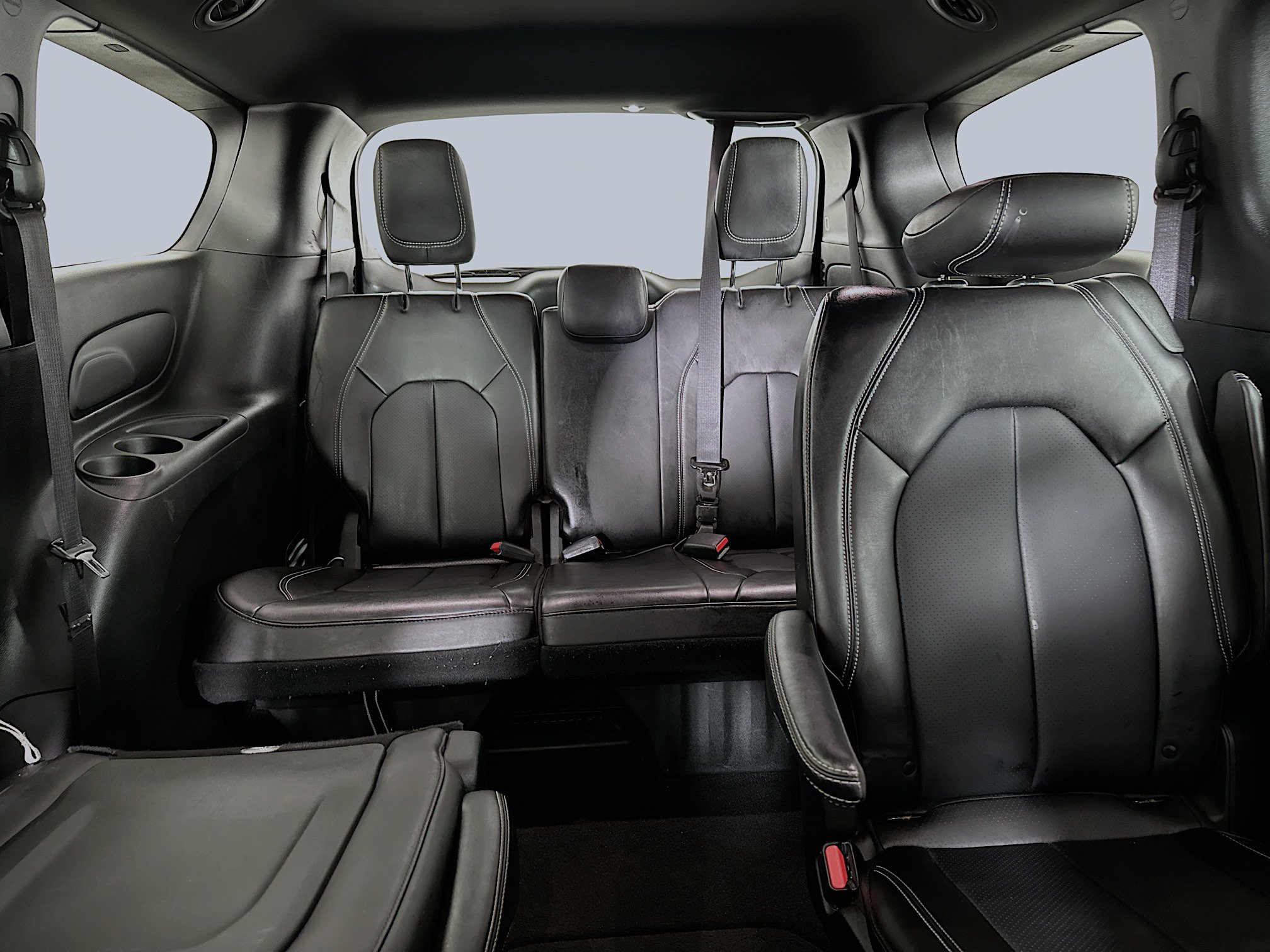 Used 2025 Chrysler Pacifica Select image 30