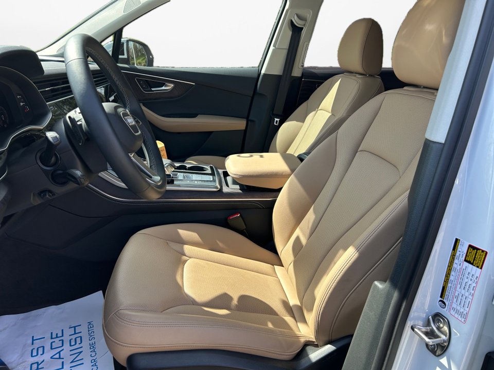 Certified 2025 Audi Q7 3.0T Premium Plus image 9
