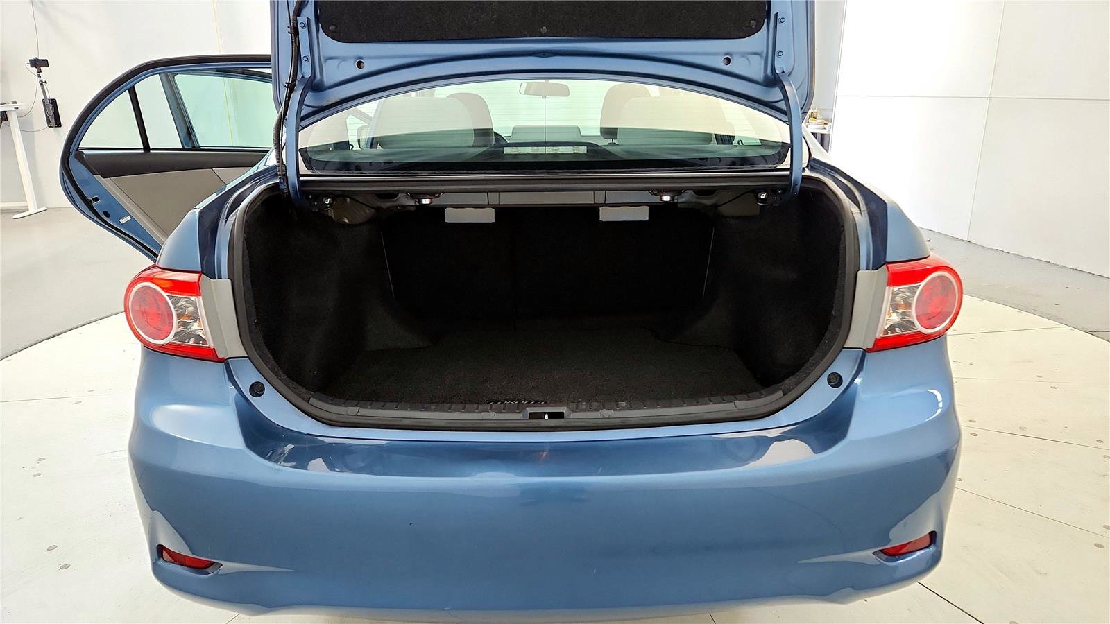Used 2013 Toyota Corolla LE FWD image 20