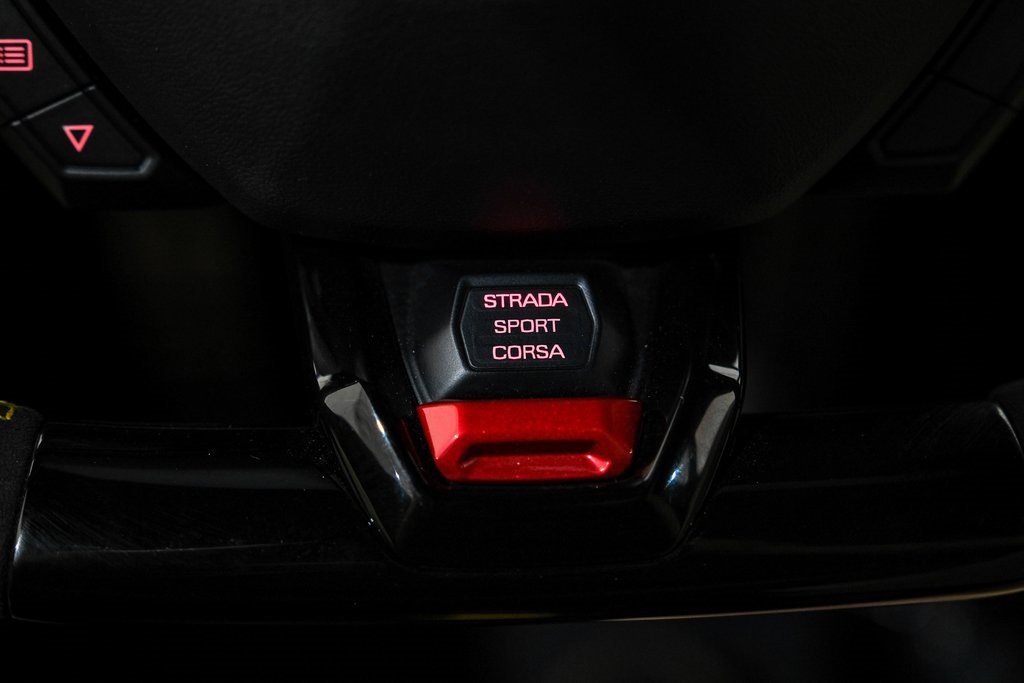 Used 2018 Lamborghini Huracan Performante image 17