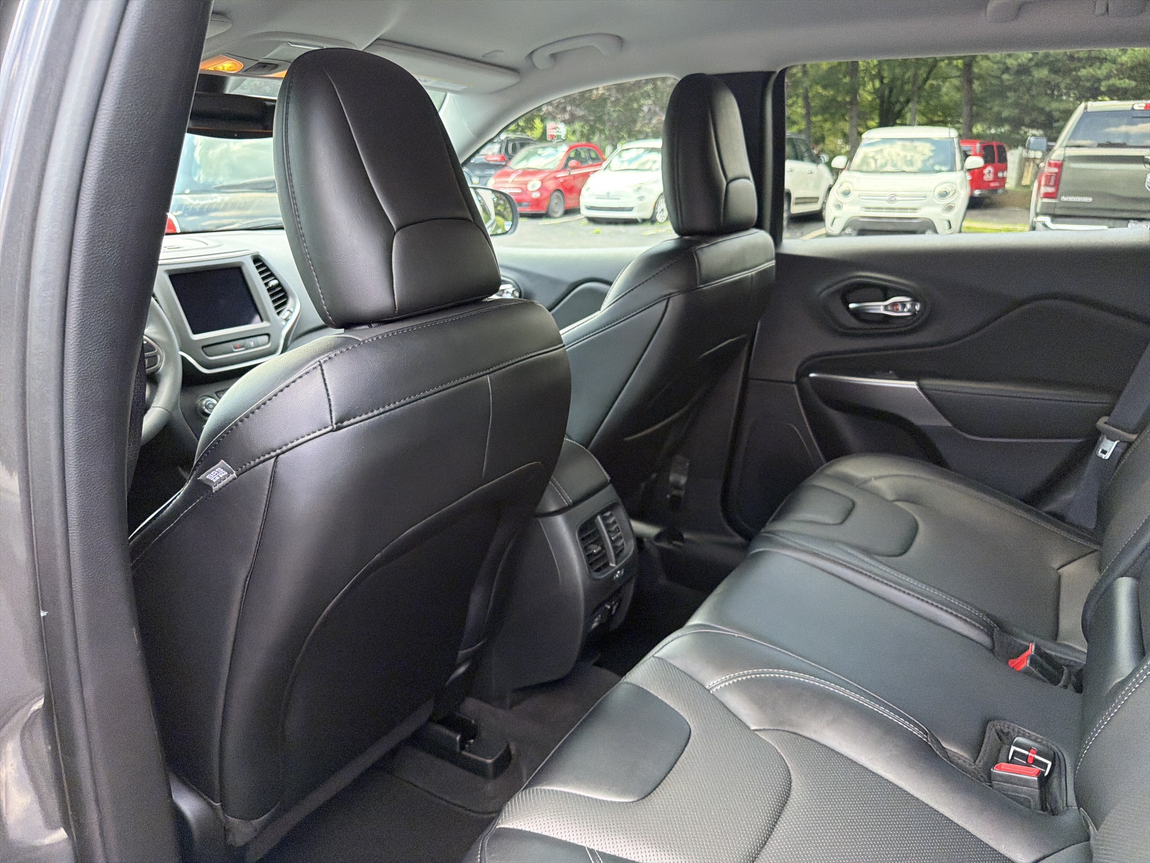 Certified 2022 Jeep Cherokee Latitude Lux AWD/4WD image 12