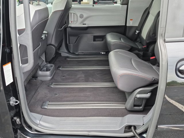 Certified 2024 Toyota Sienna XSE AWD/4WD image 17