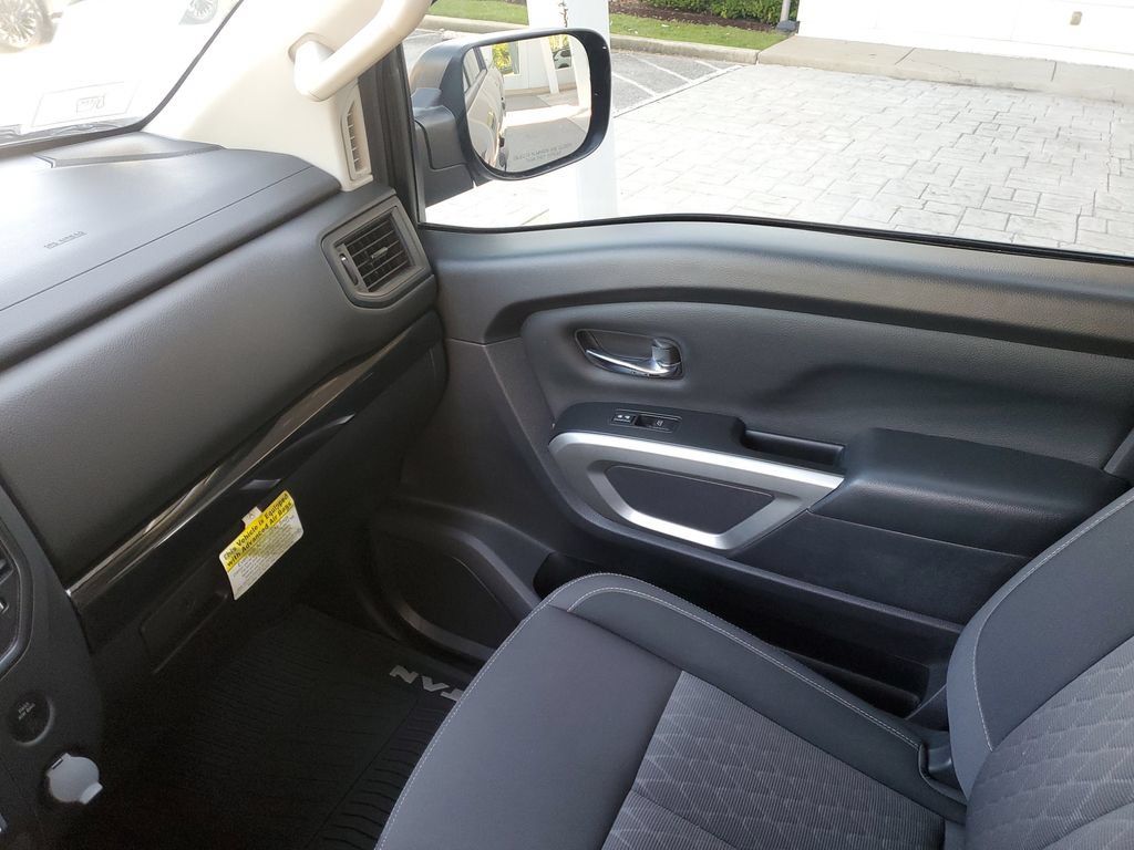 Certified 2024 Nissan Titan SV AWD/4WD image 31