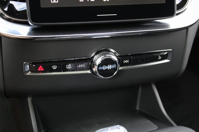 New 2026 Volvo XC90 B6 Plus w/ Protection Package Premier AWD/4WD image 26