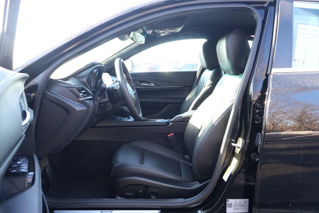 Used 2024 Cadillac CT4 Luxury w/ Cold Weather Package image 31