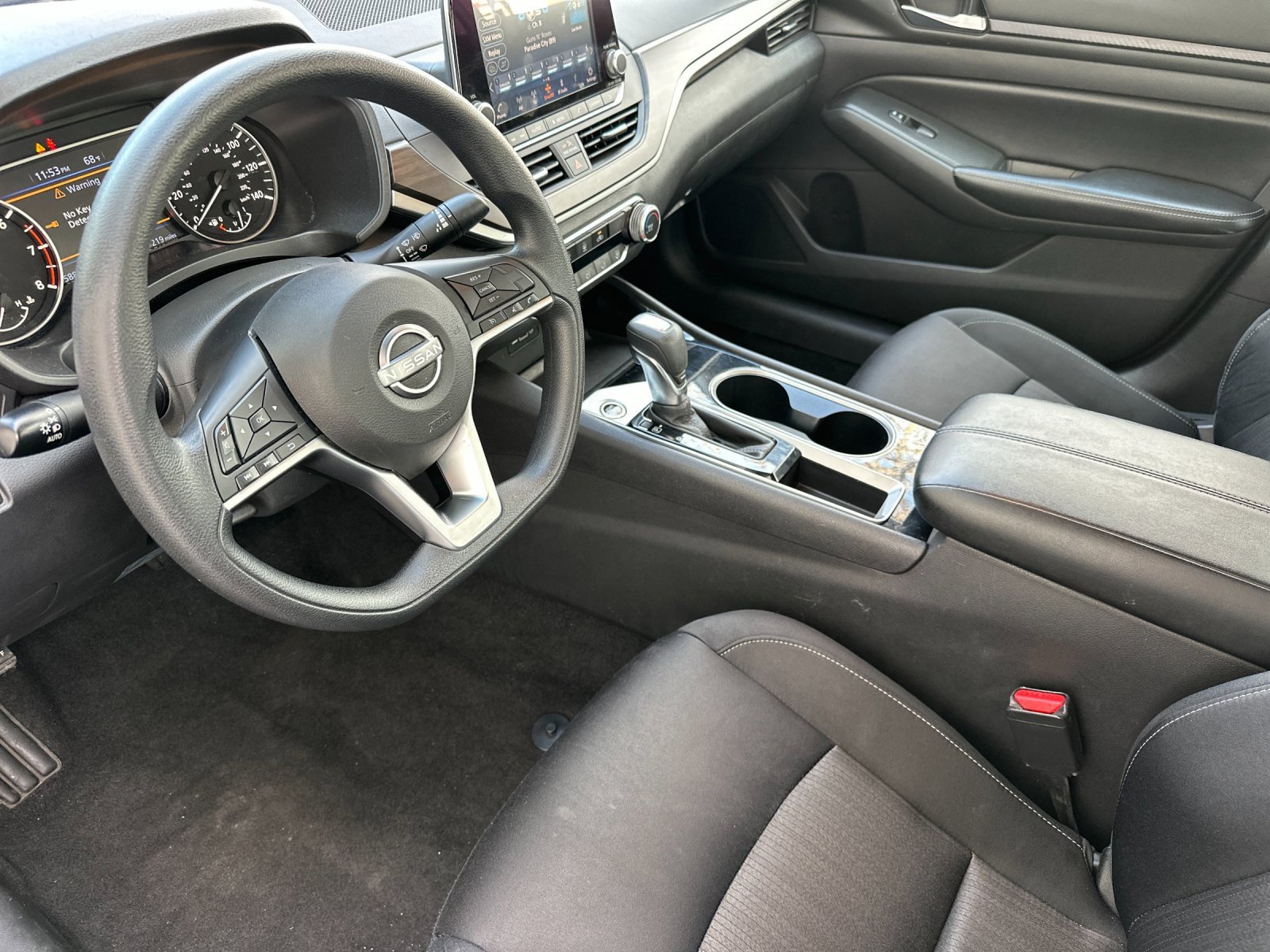 Used 2024 Nissan Altima 2.5 SV image 10