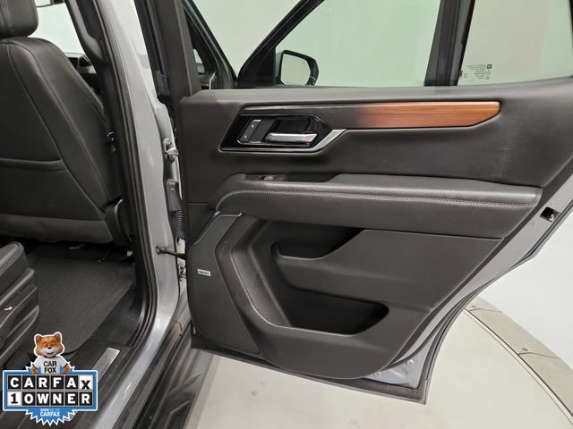 Used 2025 GMC Yukon Denali AWD/4WD image 44