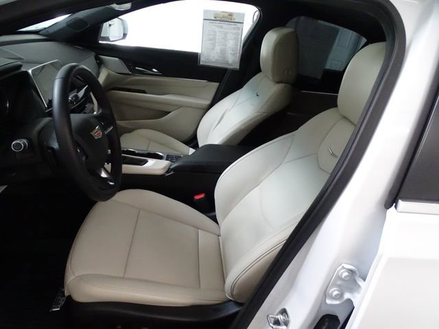 Used 2025 Cadillac CT4 Premium Luxury image 2