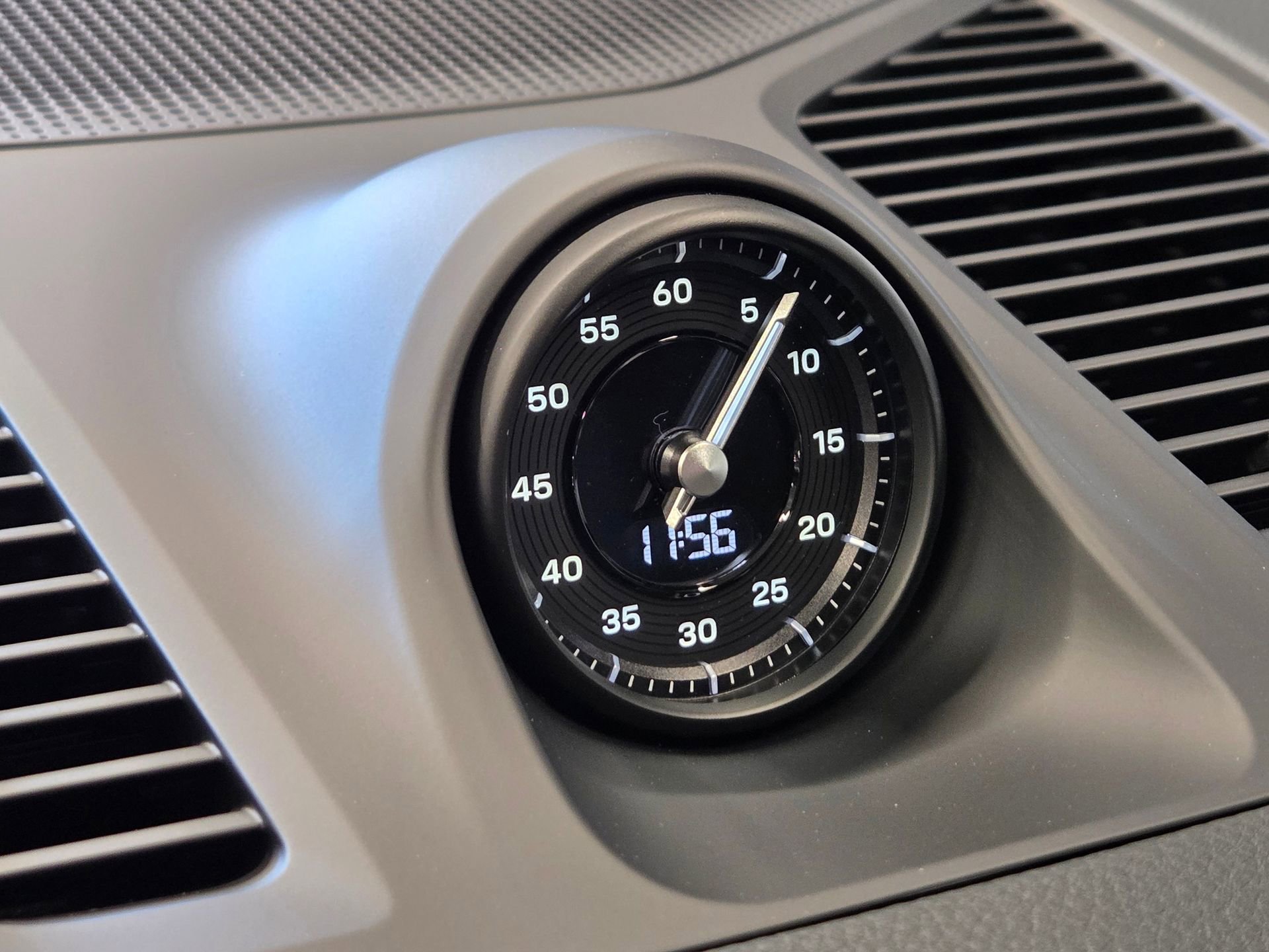 New 2026 Porsche Cayenne S image 19