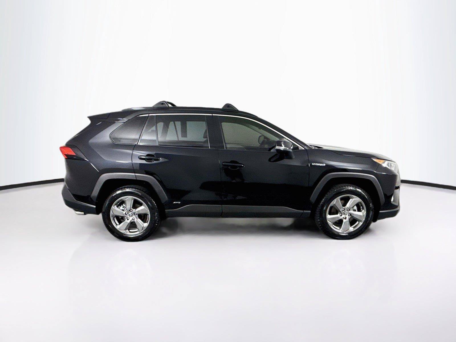 Certified 2021 Toyota RAV4 XLE Premium AWD/4WD image 10