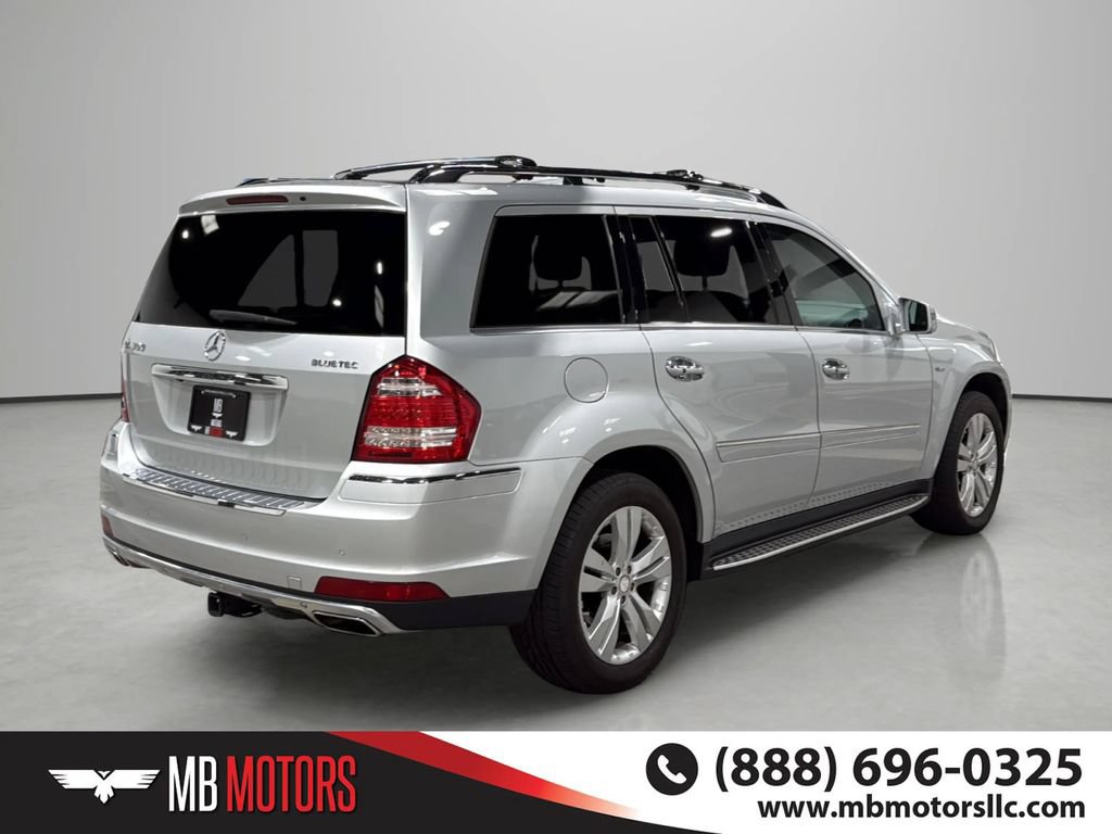 Used 2012 Mercedes-Benz GL 320 BlueTEC 4MATIC image 4