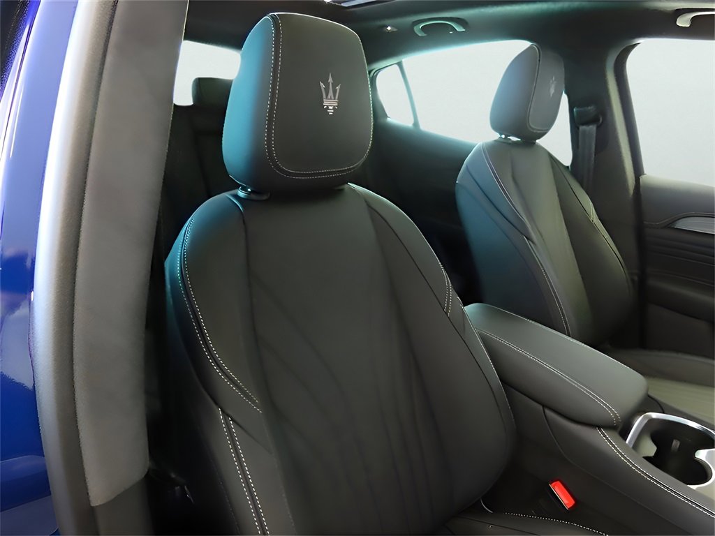 New 2024 Maserati Grecale GT image 14