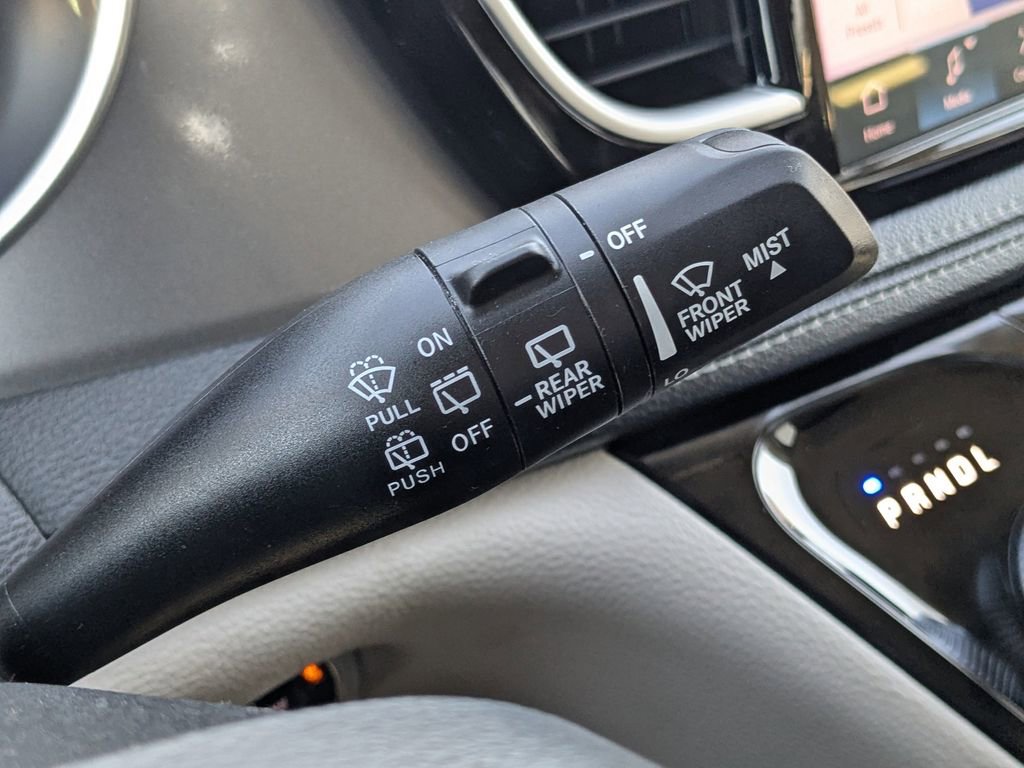 Certified 2024 Chrysler Pacifica Select image 29