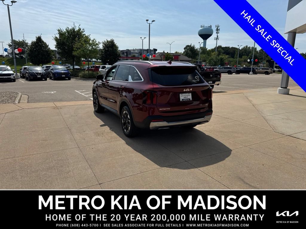 Used 2025 Kia Sorento S AWD/4WD image 3
