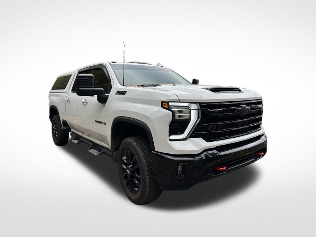 Used 2025 Chevrolet Silverado 3500 LTZ w/ LTZ Plus Package AWD/4WD image 8