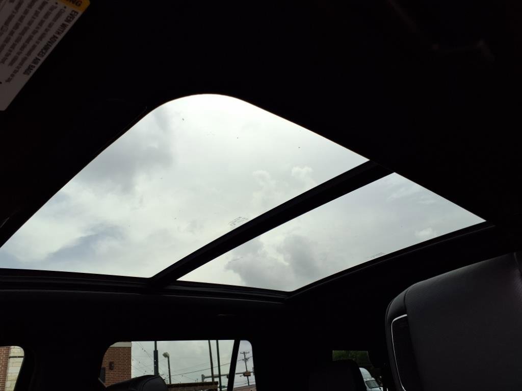 Used 2023 Cadillac Escalade Premium Luxury image 16