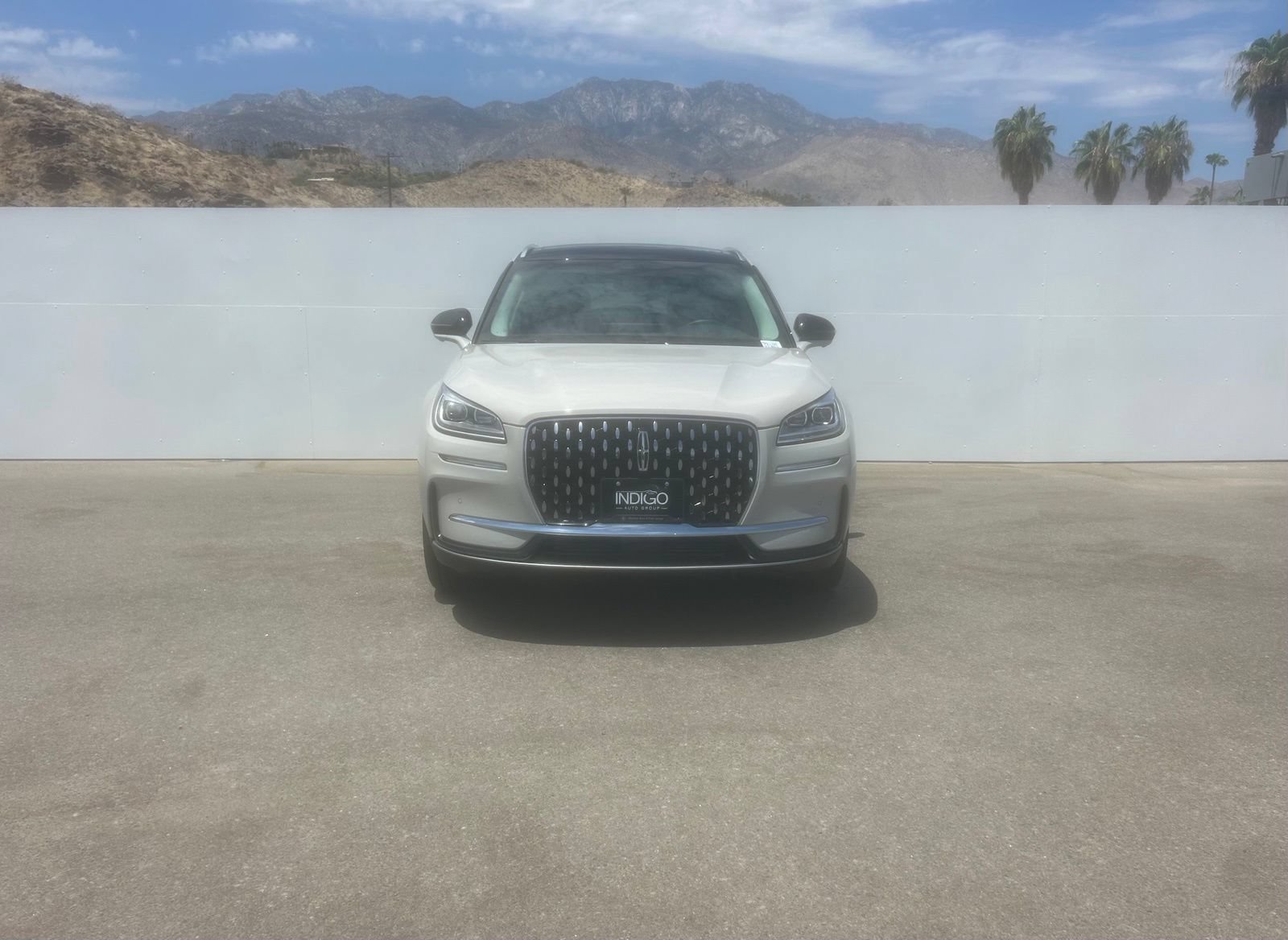 Used 2023 Lincoln Corsair Reserve w/ Equipment Group 201A FWD image 2