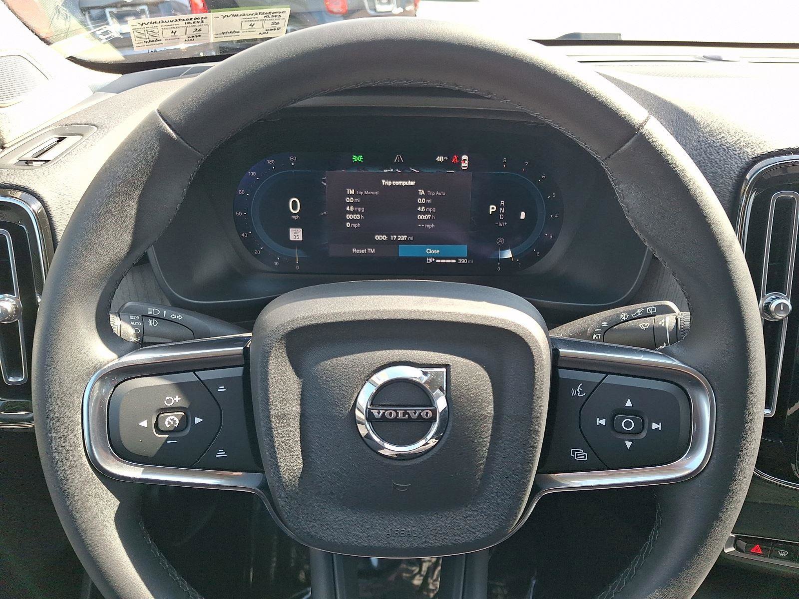 Certified 2023 Volvo XC40 B5 Core w/ Convenience Package image 20