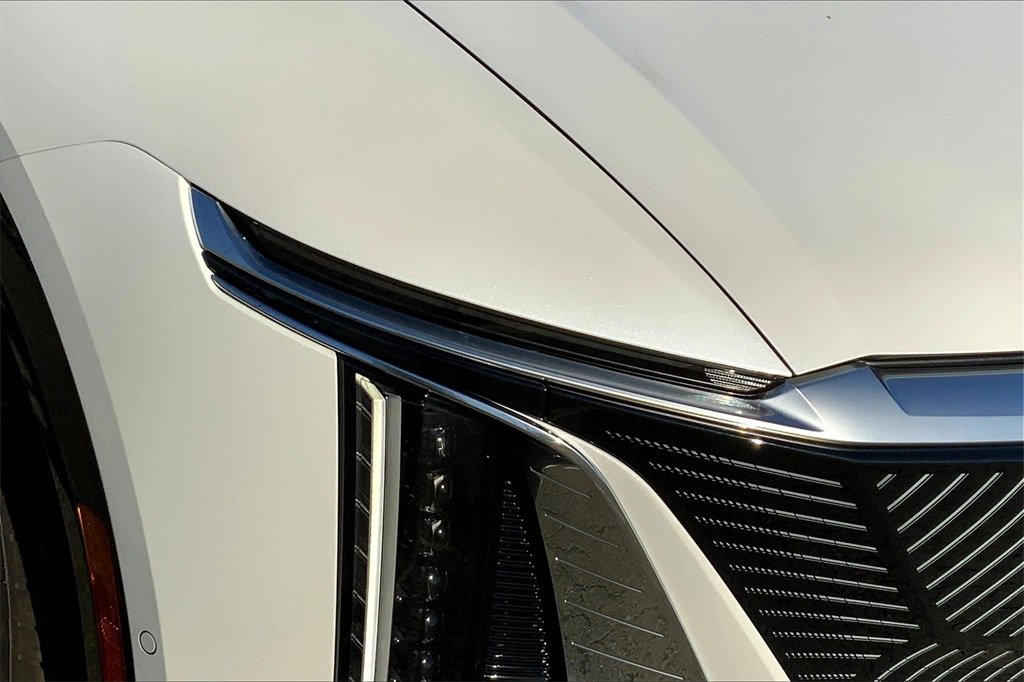 New 2025 Cadillac Lyriq Luxury image 14