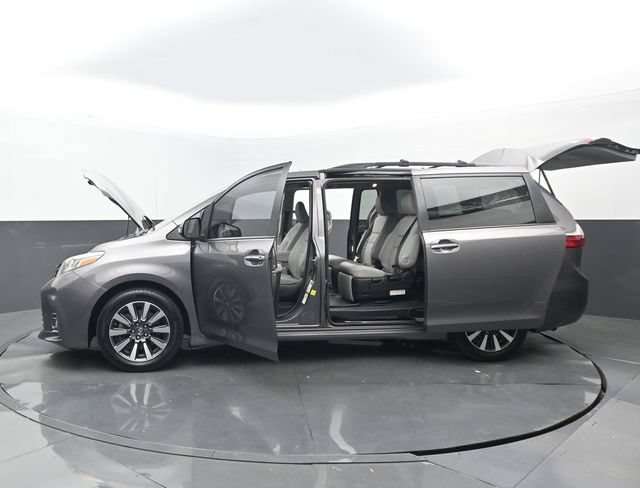 Used 2019 Toyota Sienna Limited FWD image 33