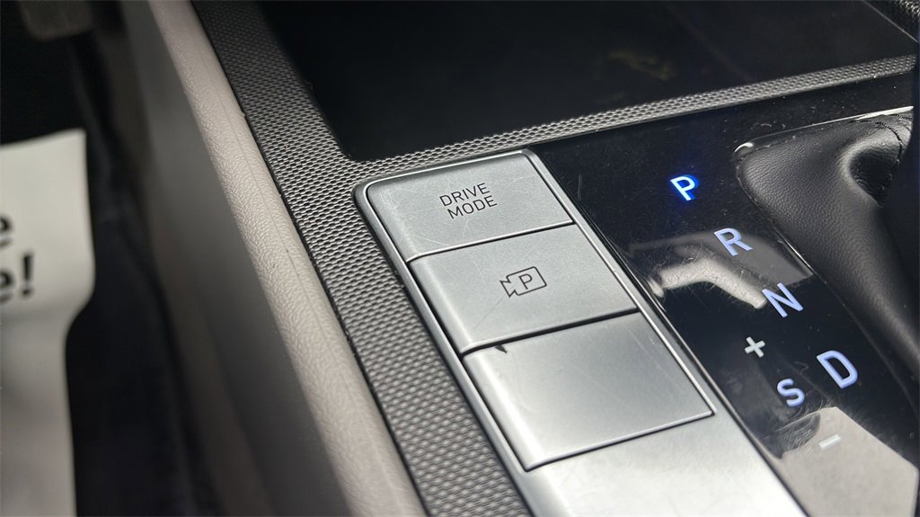 Used 2021 Hyundai Elantra SE image 29