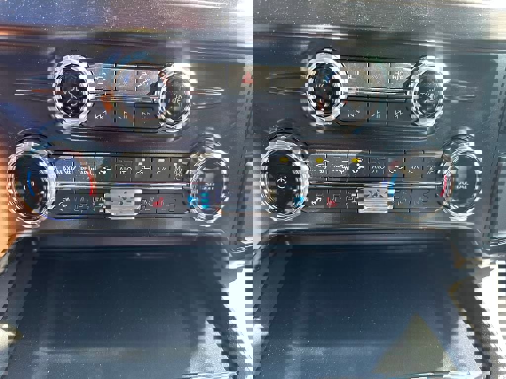 New 2025 Ford F350 Lariat w/ Lariat Ultimate Package image 8