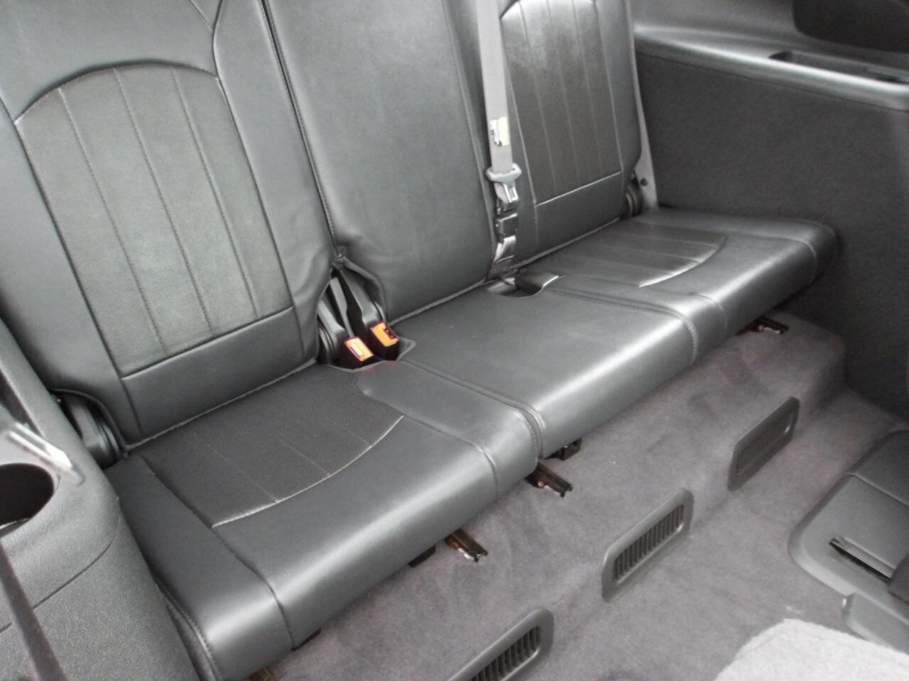 Used 2011 GMC Acadia Denali image 9