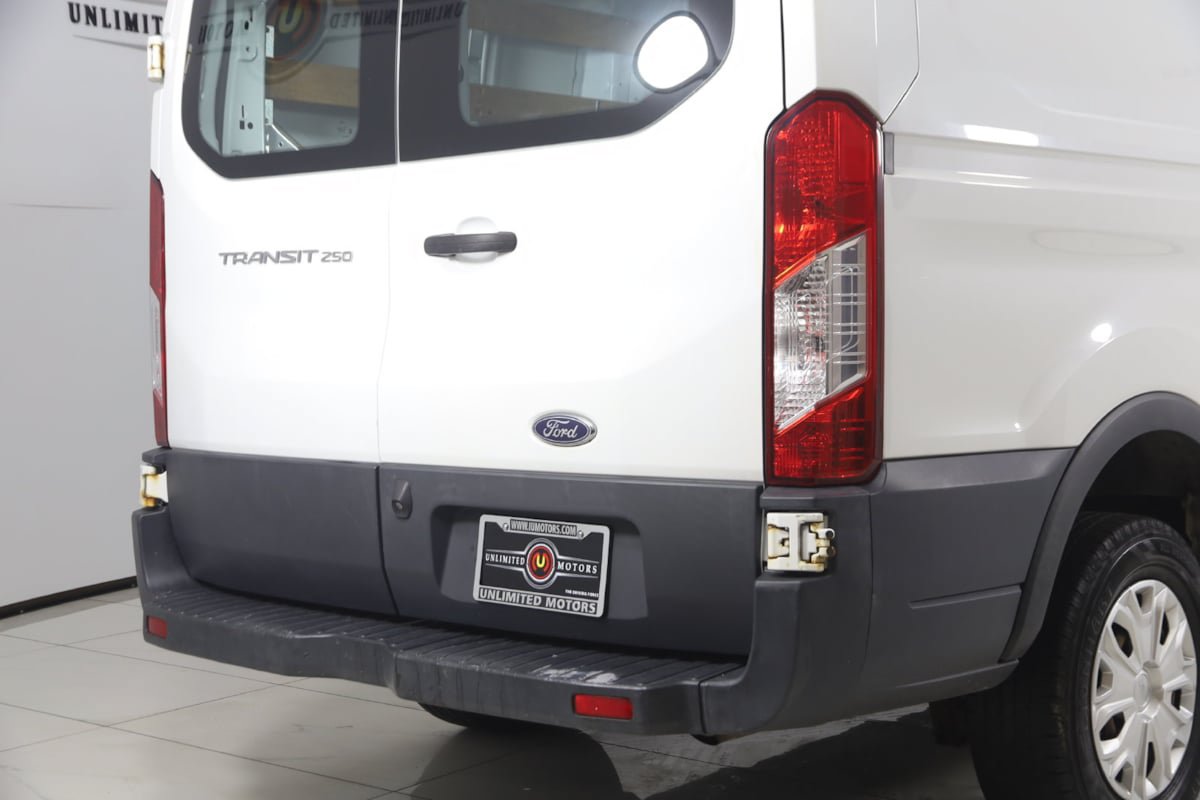 Used 2016 Ford Transit 250 130 Low Roof w/ Exterior Upgrade Package RWD image 30