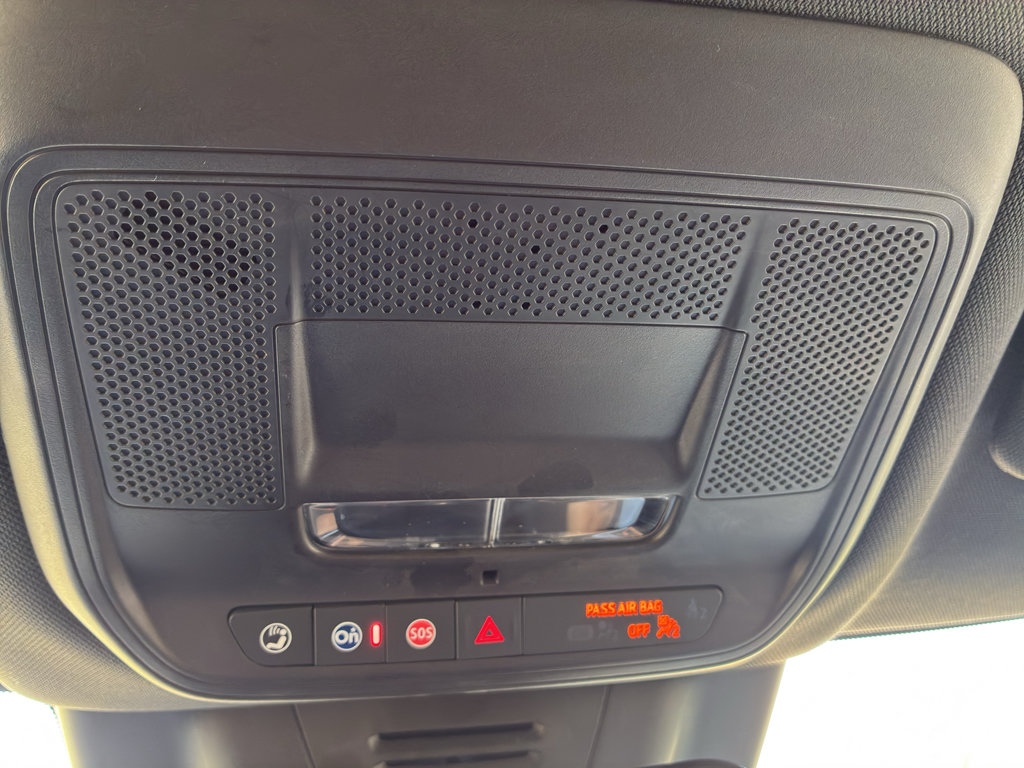 Used 2024 Chevrolet Equinox EV RS FWD image 36